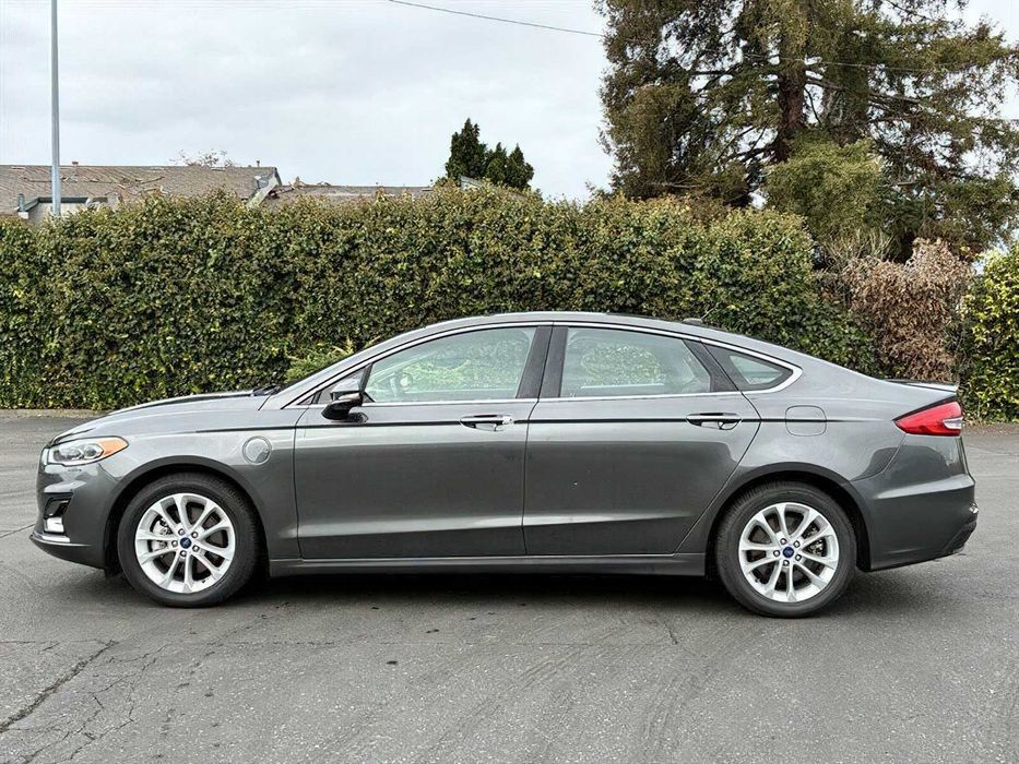 Ford Fusion Energi Titanium      2019