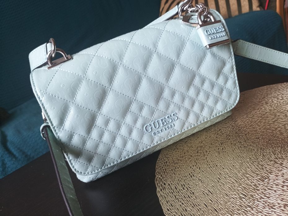 Torebka GUESS niebieską