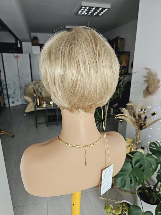 Krótka peruka naturalny blond KBS-14