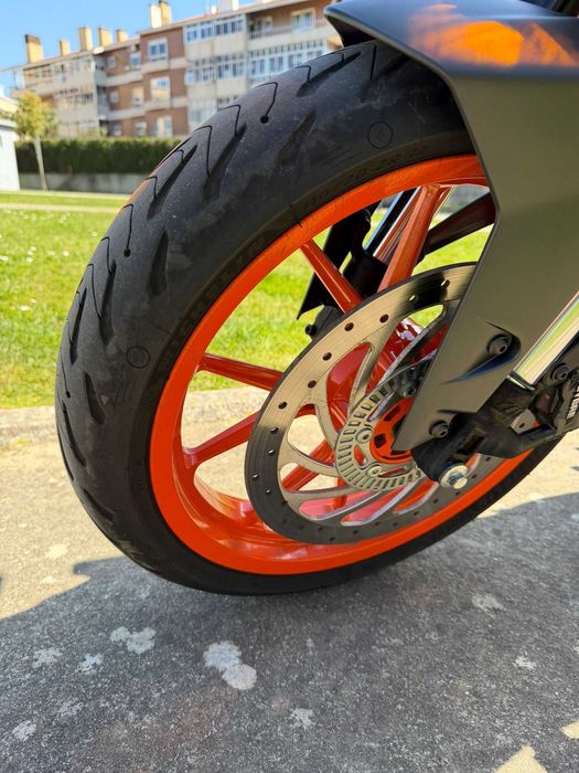Mota KTM Duke 125 de 2023
