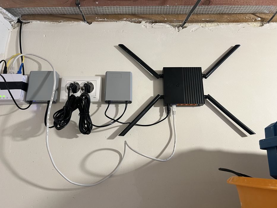Роутер TP link c64 та дбж 18650 3шт 35е