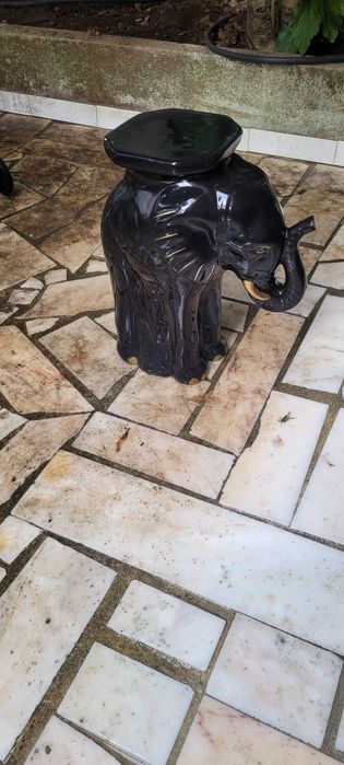 Elefante em cerâmica (decorativo ou suporte vaso ou mesa
