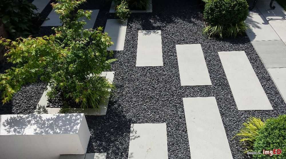 Grys kamień czarny grafitowy ozdobny do ogrodów (bazalt, diabaz)