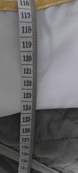 Alba komunijna dla dziewczynki z wiankiem i butami