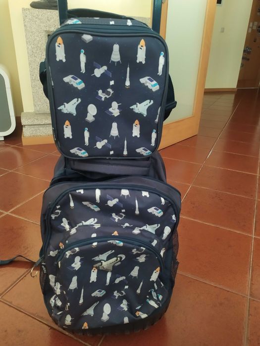 Mochila escolar trolley (Note it) com lancheira incluída (baratinha)