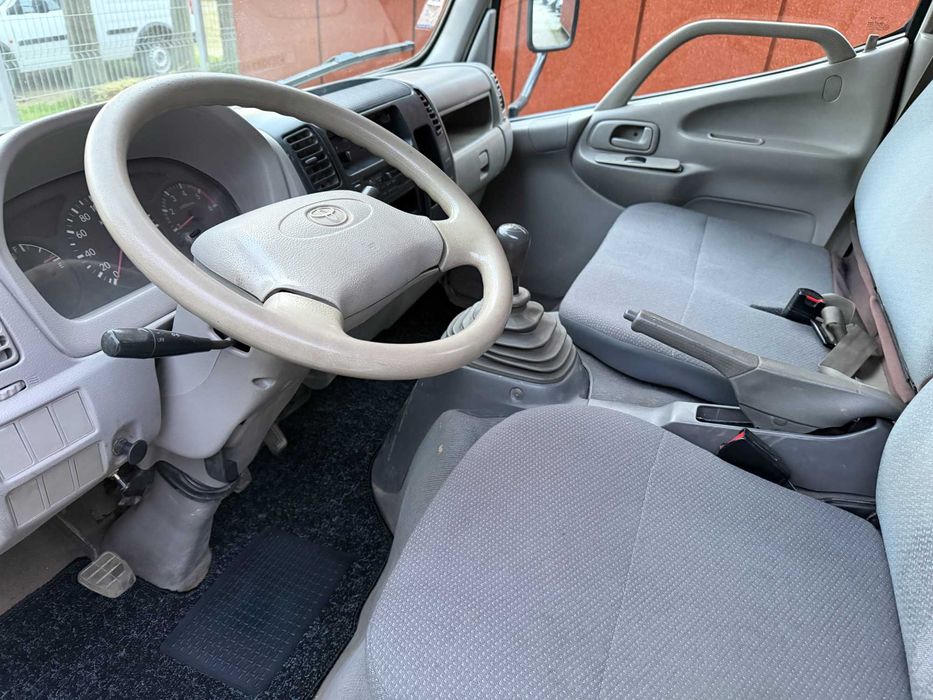 Toyota dyna tribasculante