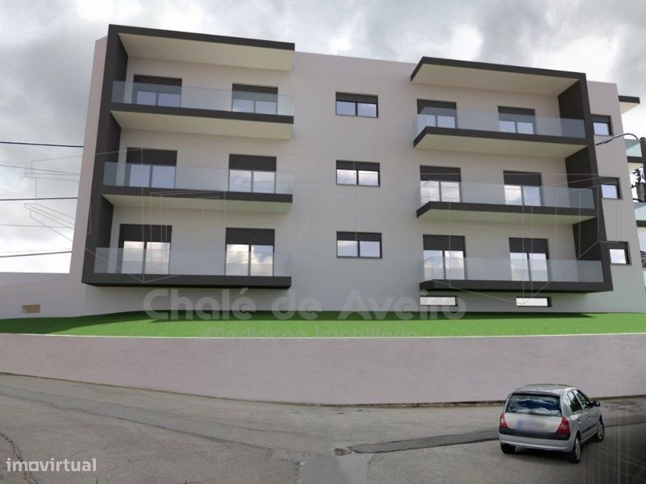 Apartamento T2 com varanda e garagem fechada (Oliveira de Azemeis)