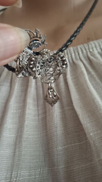 Підвіска на шкіряному шнурі