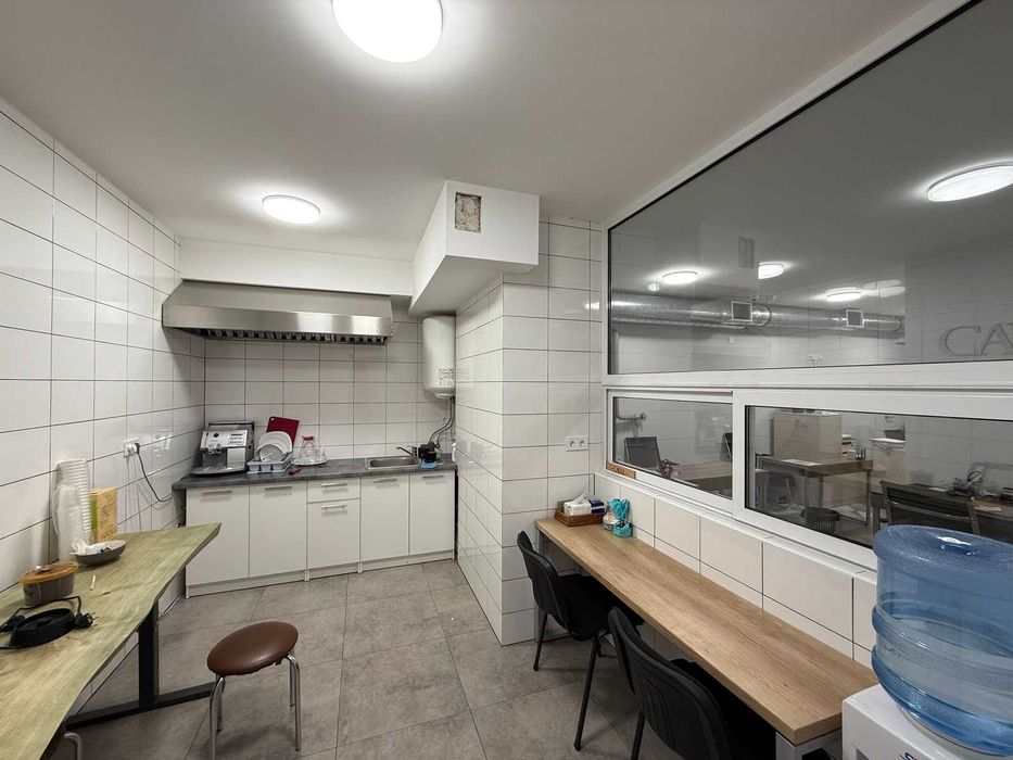 Від Власника, Фасадне приміщення 100 кв.м, біля метро Васильківська.