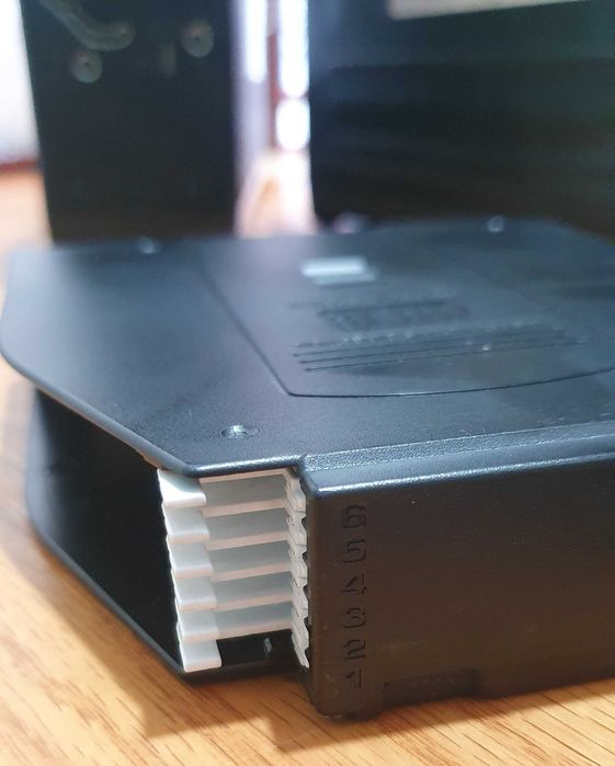 Leitor de 6 cd's Clarion para Peugeot / Citroen