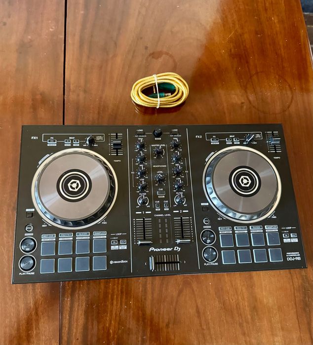 Controladora Pioneer DDJ-RB