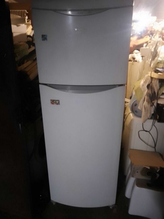 Продам Холодильник  ARISTON