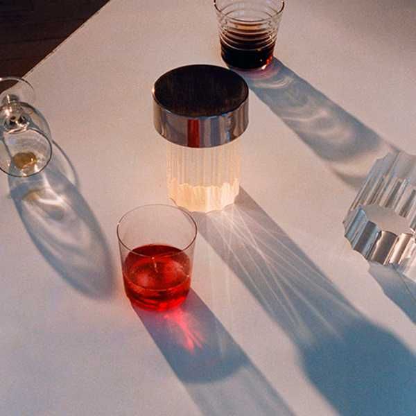 Candeeiro de mesa LAST ORDER CLEAR da Flos (Original e Novo)