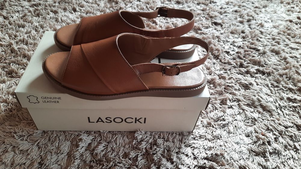 Skórzane sandały Lasocki 39