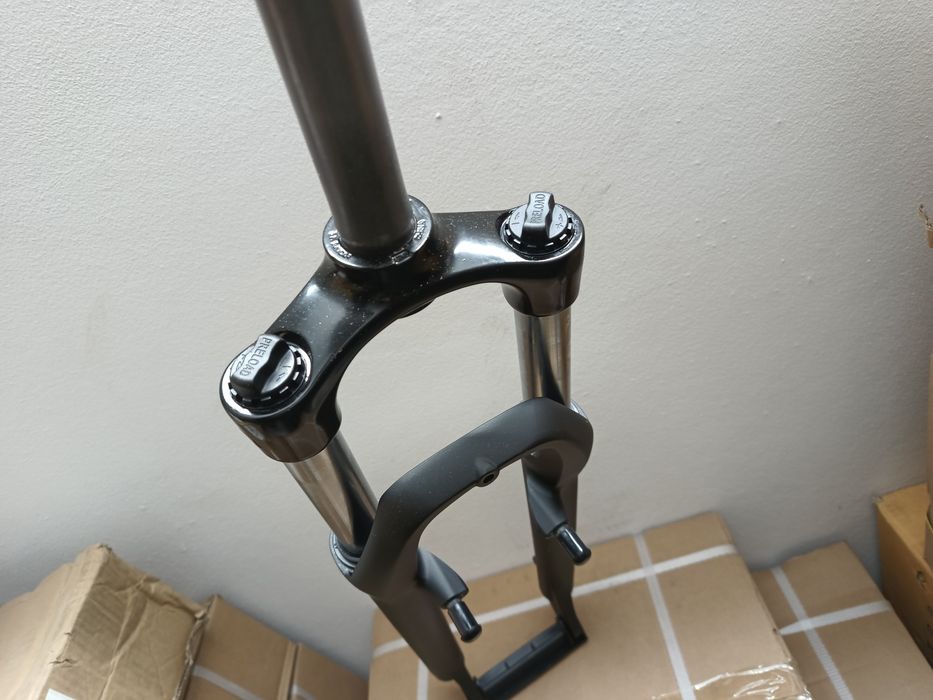 Amortyzator 29" 28" 1 1/8" v-brake Sr Suntour XCE Nowy