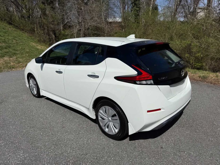 Nissan LEAF S      2025