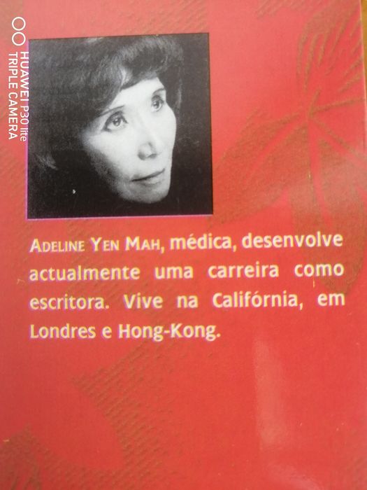 Livro "Folhas Caídas" de Adeline Yen Mah