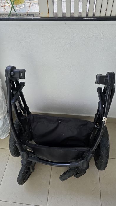 Vendo carrinho de bebé 3 em 1 Kinderkraft