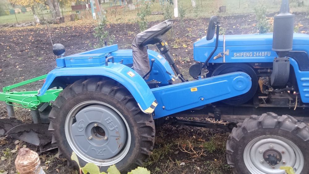 продам новий трактор и все навісне
