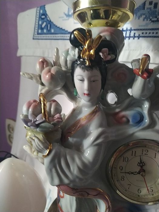 Каминные часы.  60 см .Фарфор