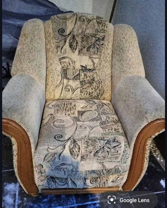 Oddam wersalkę i dwa fotele w db stanie