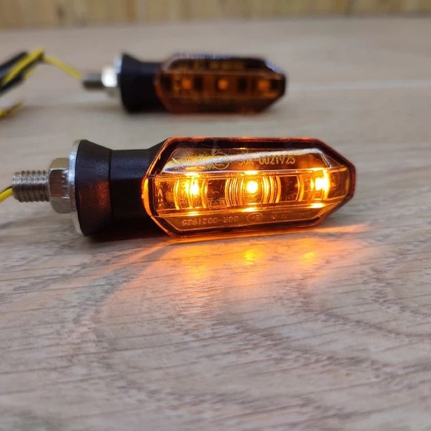 Світлодіодні поворотники для мотоцикла 12 вольт 2шт