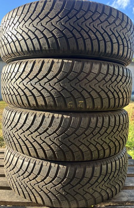 Зимові шини комплект 215/65 r17 Falken
