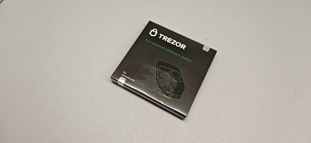 Trezor One криптокашелек bitcoin ethereum trc20 erc20