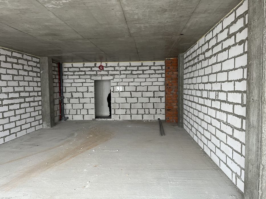 Продам комерційне приміщення під офіс в новому БЦ “Бізнес-Сіті”