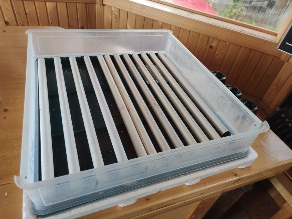 Інкубатор автоматичний Птаха на 130 яєць