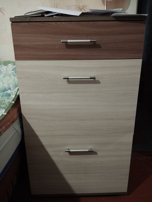 Тумба з дзеркалом