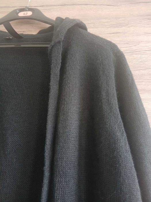 Długi sweter z kapturem bonprix r. 48