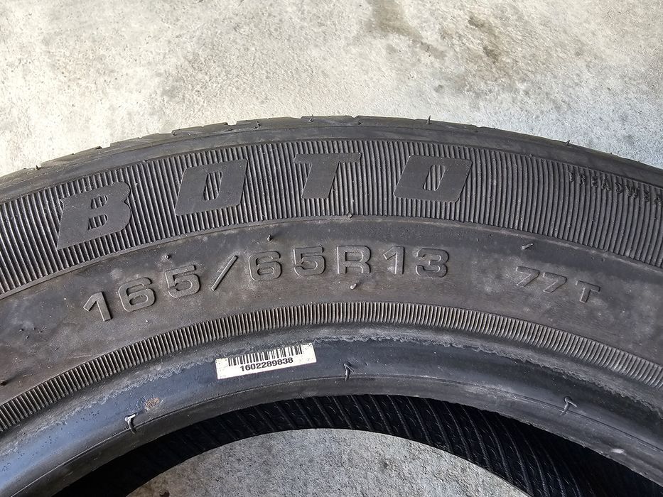 Dois pneus 165/65 r13 como novos