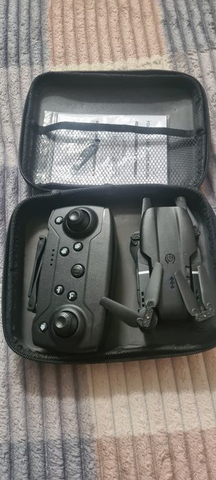 Продам квадрокоптер е99 pro2
