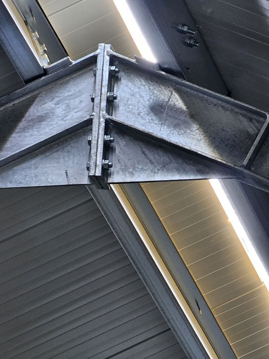 Konstrukcja hala garaż magazyn dźwigary słupy ocynk 10x20x4 IPE200 transport.