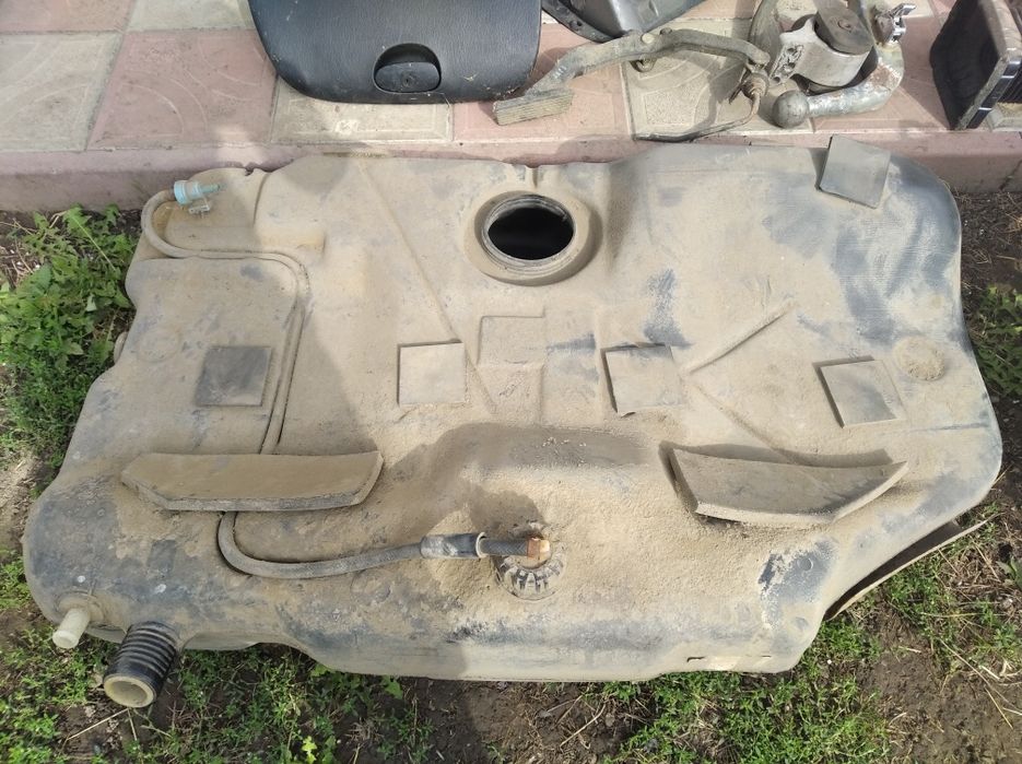 Паливний бак, бензобак(розборка, шрот) Hyundai Coupe
