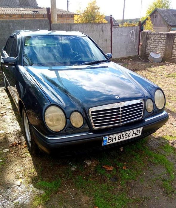 Мерс, очкарик 210