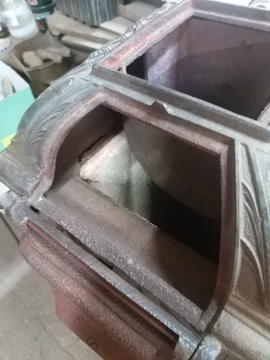 Zabytkowy piecyk żeliwny