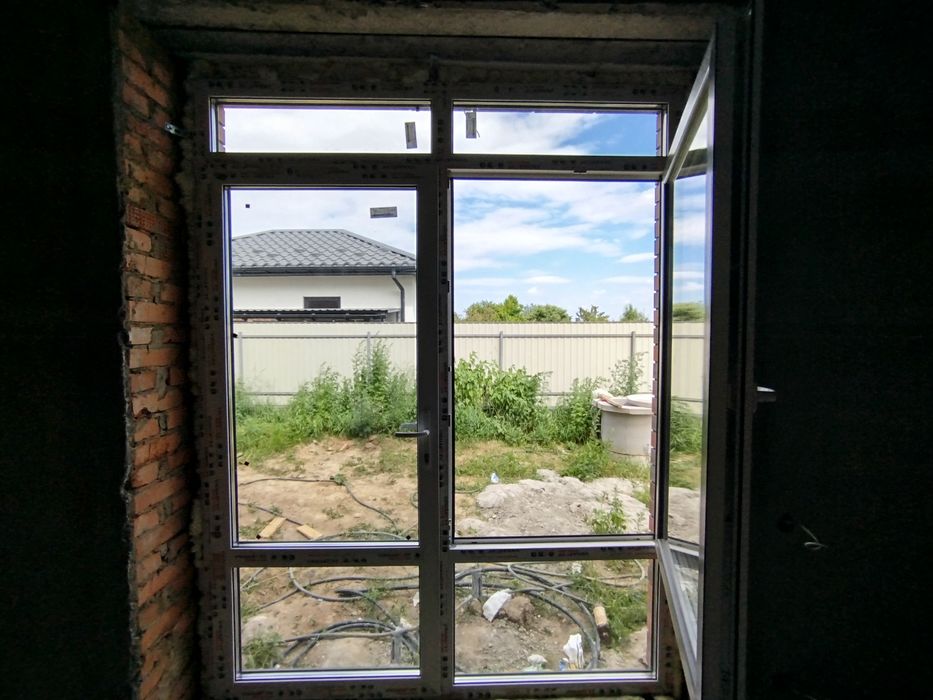 Продаж 2 поверхового дуплекса