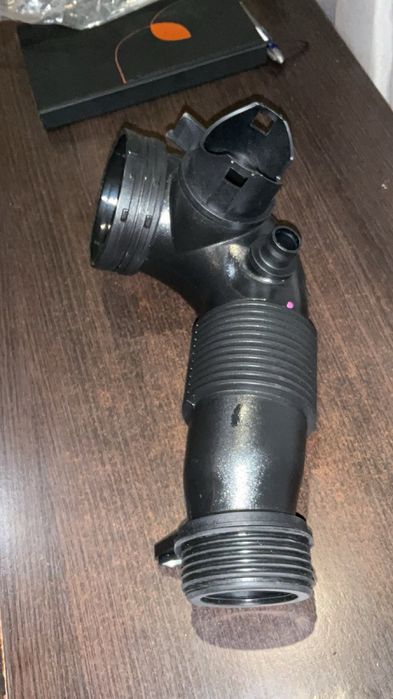 Продам патрубок БМВ