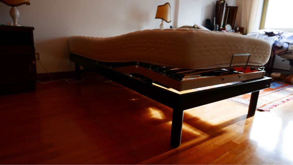 Cama articulada com colchão solteiro