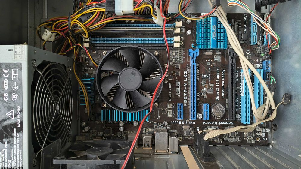 Компьютер+лицензия Windows P8Z77-V LX2 IntelCore i3-3220 3.3Hz 500/4ГБ