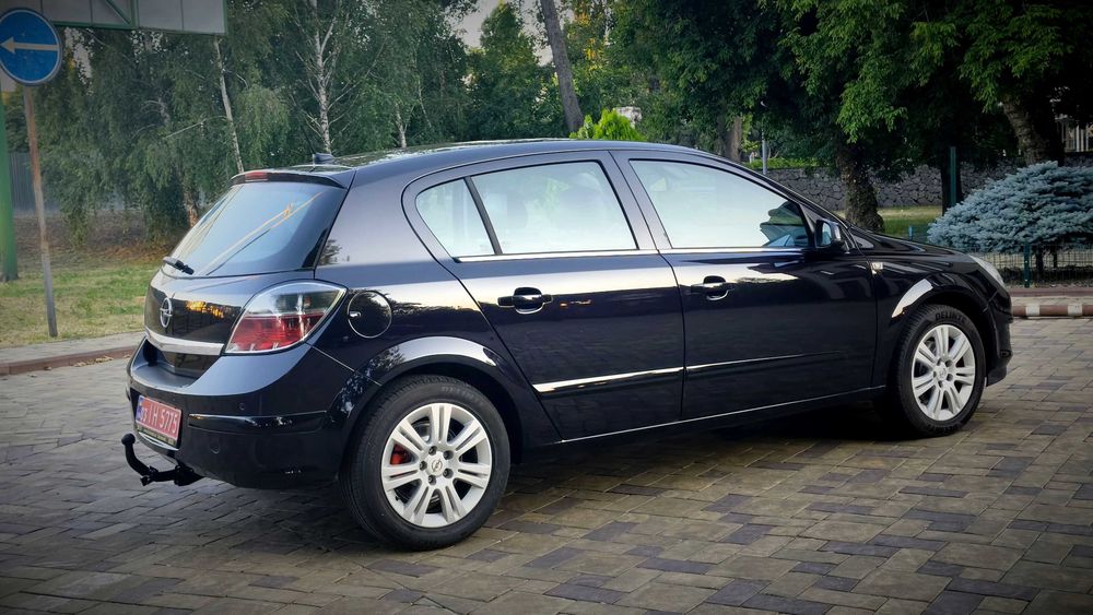 Opel Astra 2009р шкіра 1,6 бензин Без підкрасів Розмитнена Ідельний стан!