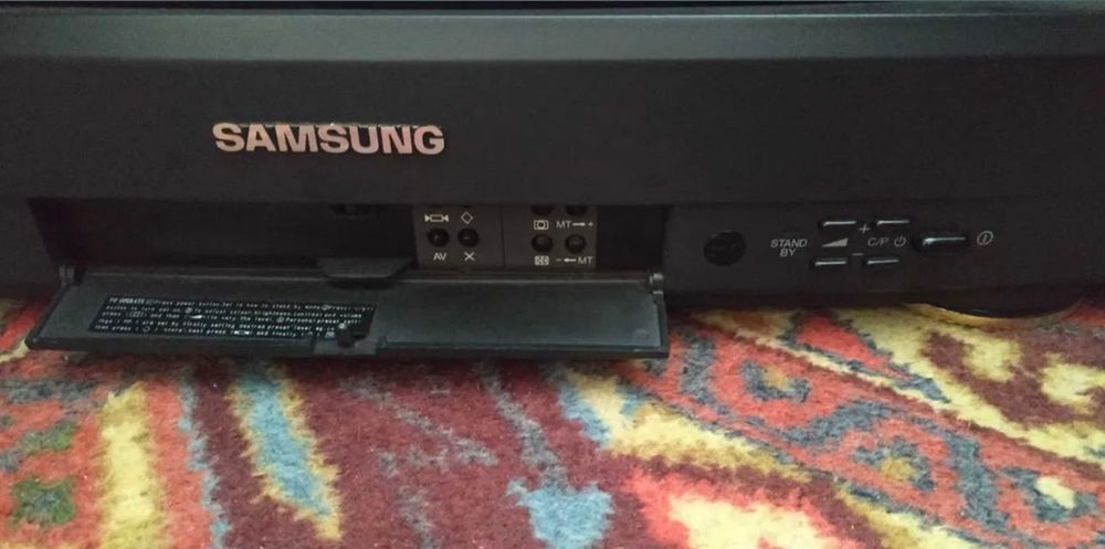 Телевизор samsung
