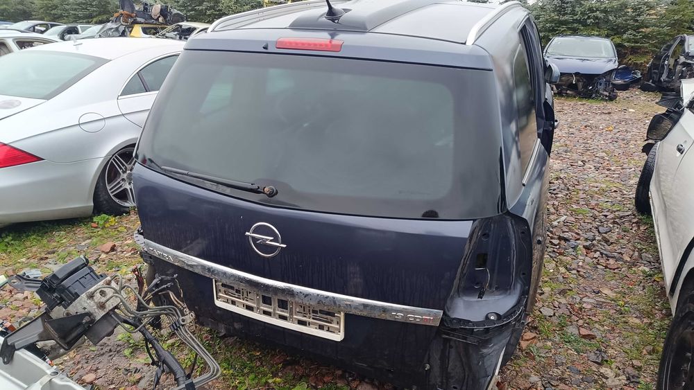Opel zafira B cała na części