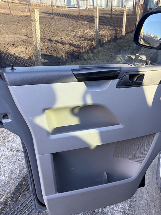 Авто Volkswagen Caravelle 2011 рік 2.0 Газ/Бенз