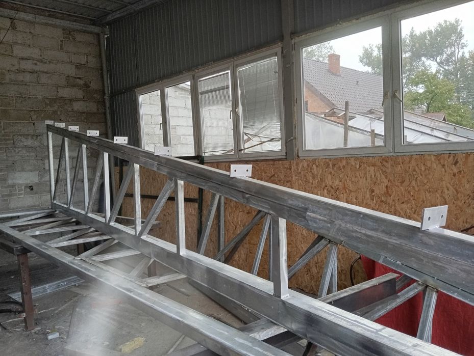 Wiata. Konstrukcja stalowa. bindra, podciąg