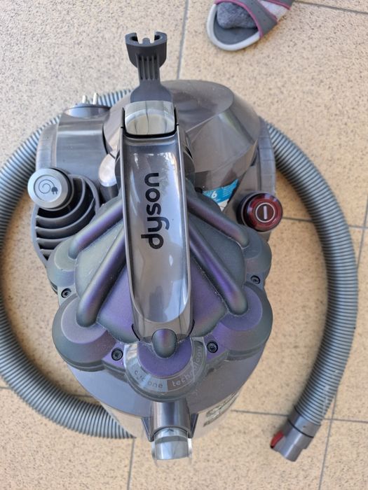 Odkurzacz dyson 745-EU-J 17548   uszkodzony