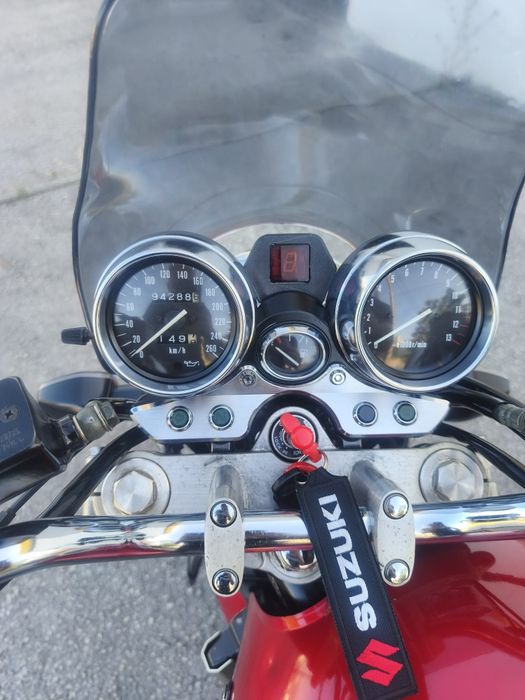 Suzuki GSX 1200.