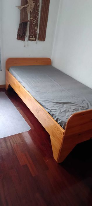 cama solteiro em pinho maciço